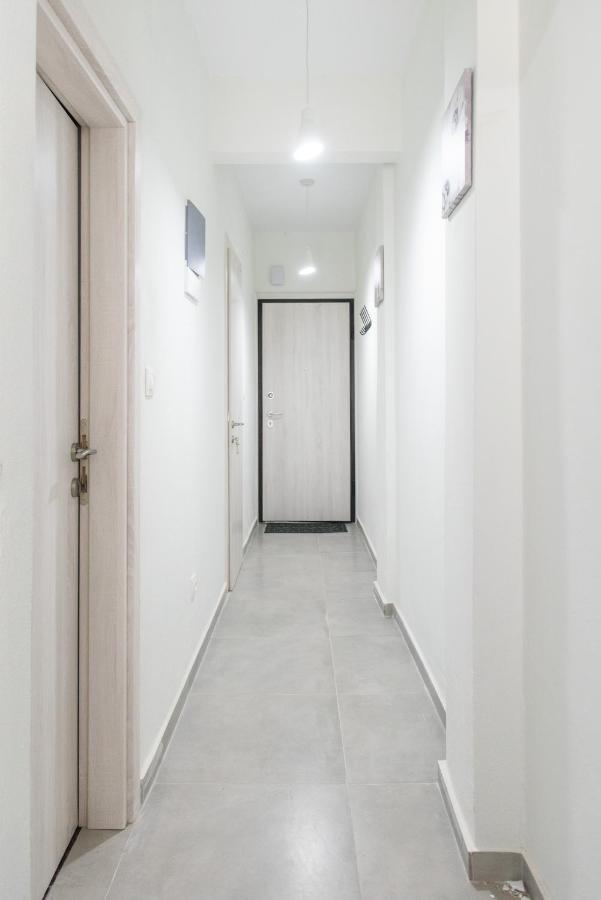 Chris & Mary Comfort Rooms 2 Skala Neon Epivaton ภายนอก รูปภาพ